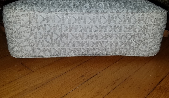 Mk Jet Set Large Messager Bag Vanilla - Picture 7 of 13